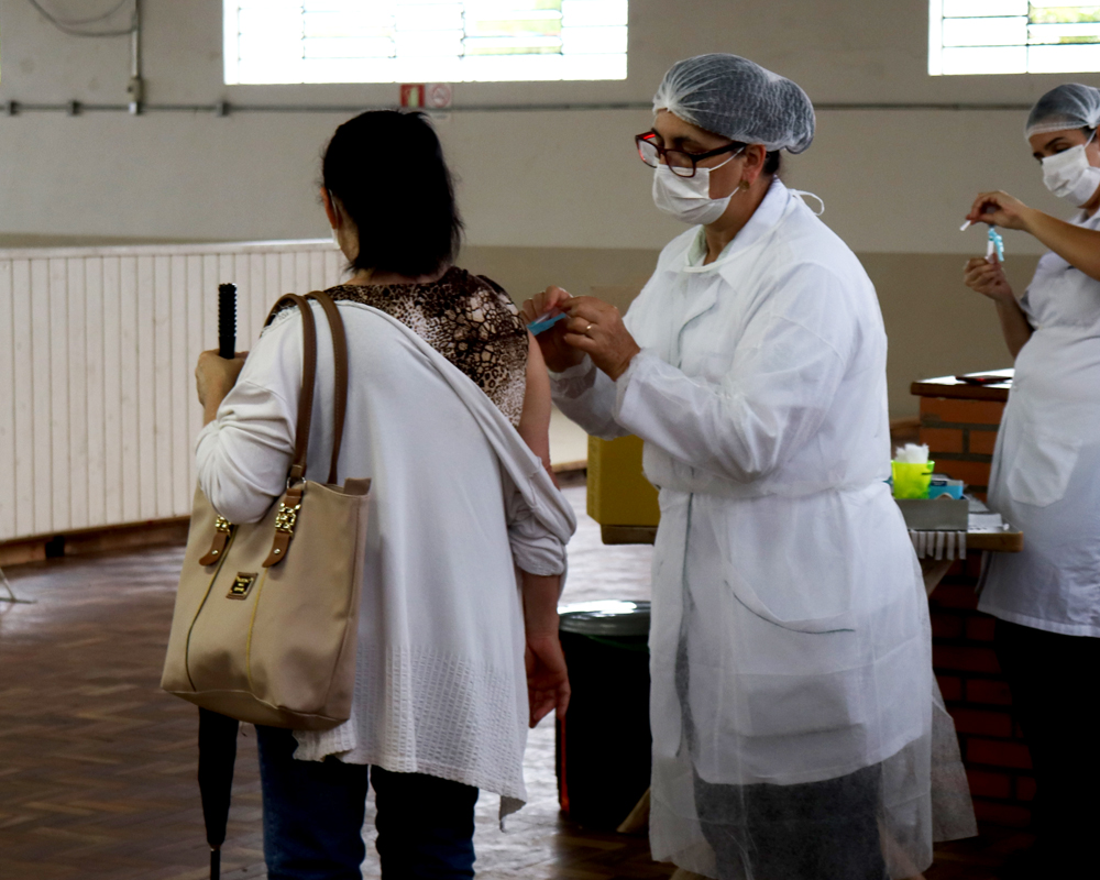 Vacinação contra a gripe será realizada em horário estendido hoje (28)