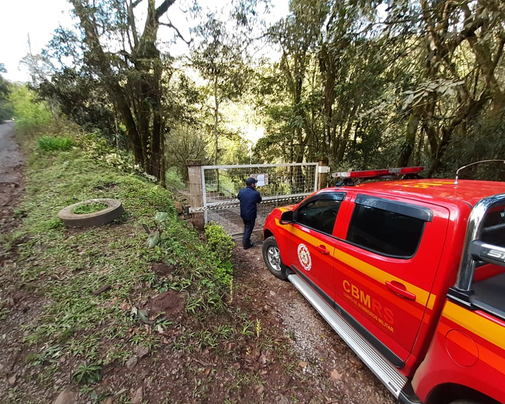 Devido ao alerta da Defesa Civil do Estado, foi realizada hoje operação para desocupar as margens do rio São Marcos no município